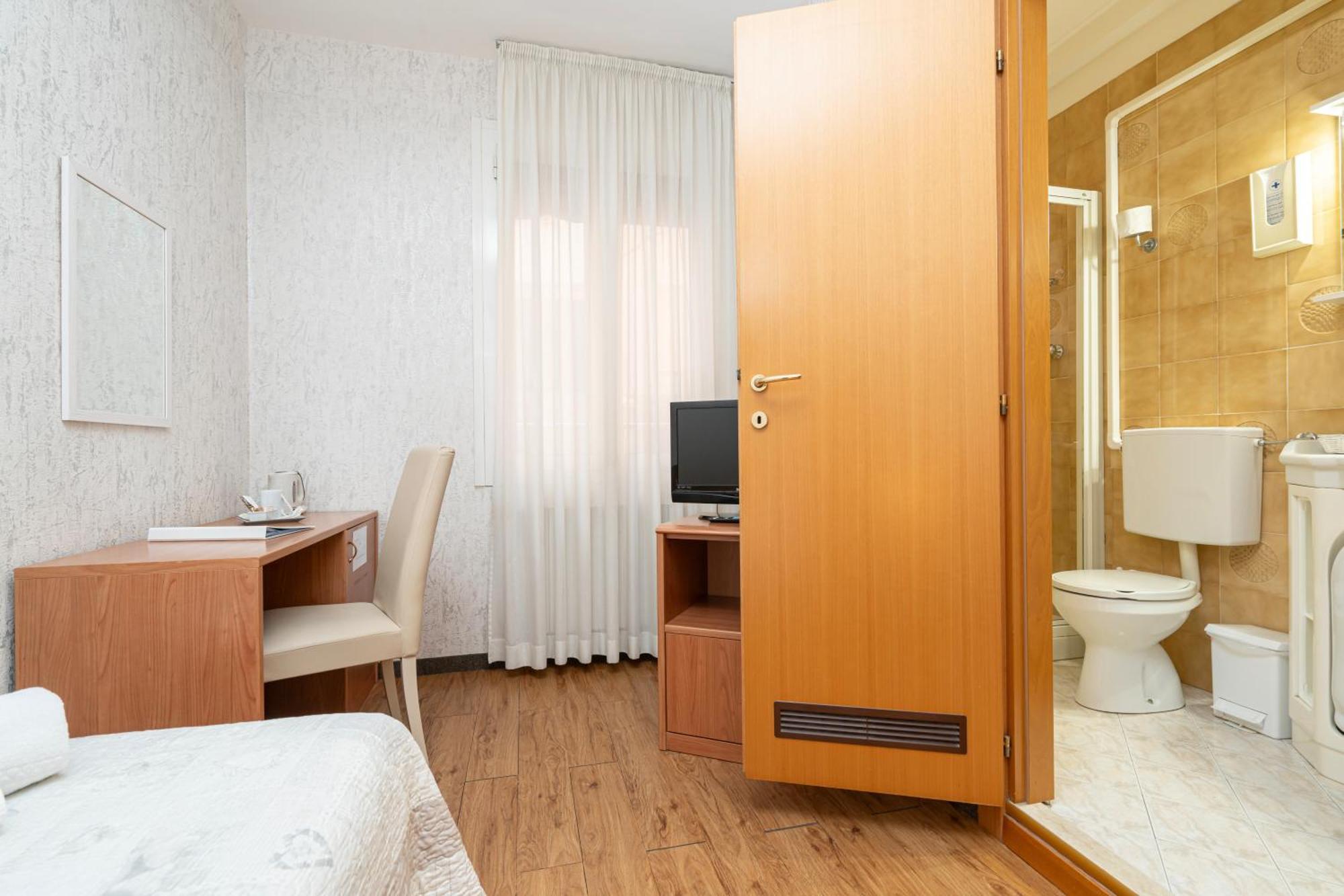 בולוניה Hotel Donatello מראה חיצוני תמונה