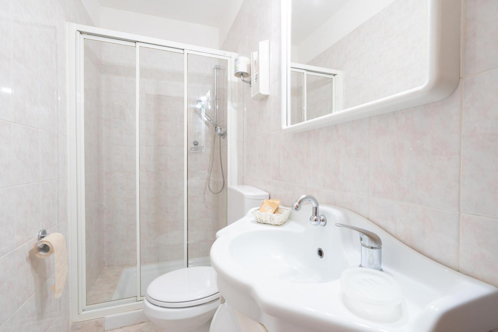 בולוניה Hotel Donatello מראה חיצוני תמונה