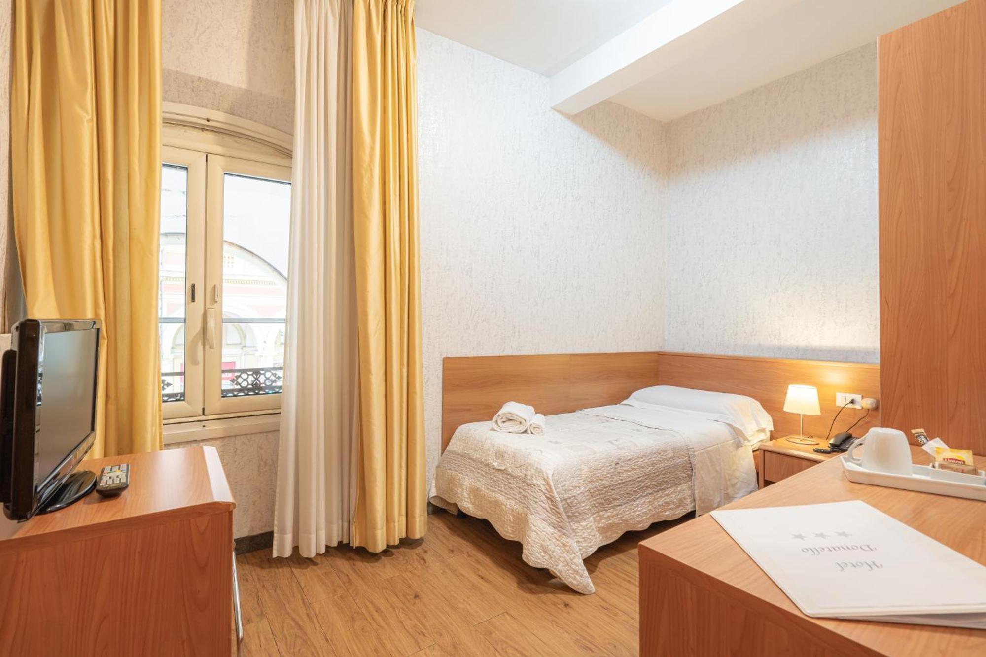בולוניה Hotel Donatello מראה חיצוני תמונה