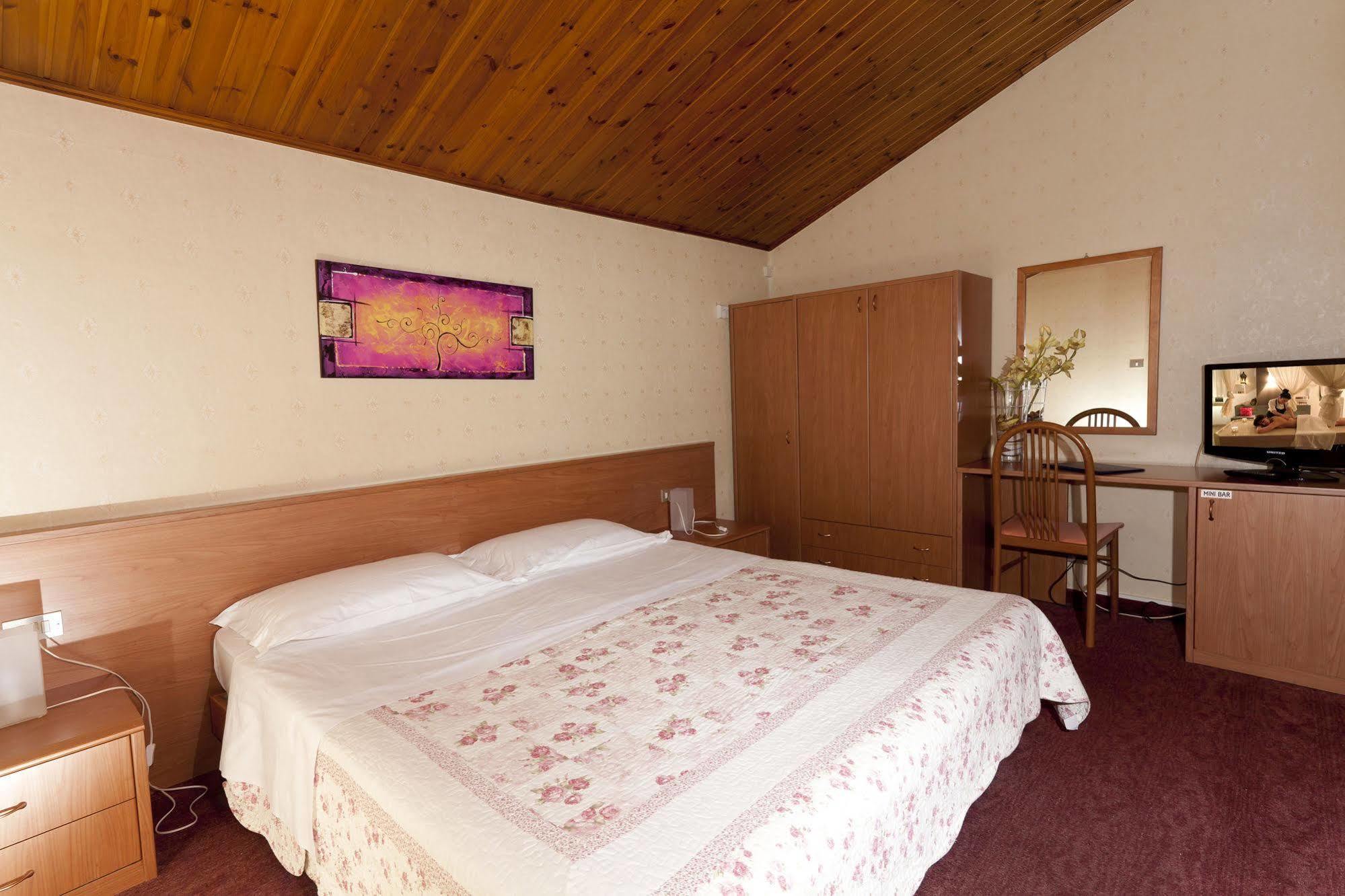 בולוניה Hotel Donatello מראה חיצוני תמונה